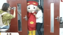 亿元大奖谁来领“猪猪侠”现身笑翻网友(图)