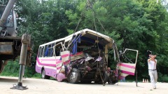 滿載中國遊客的大巴在美國翻車4死26傷(圖)