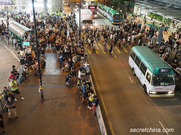 雨伞运动5周年：葵涌广场外放映会回顾历史