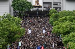 坚持5项诉求港大学生会声言升级抗议活动(图)