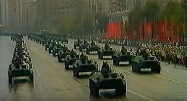 1989年10月7日，东德40周年大阅兵。