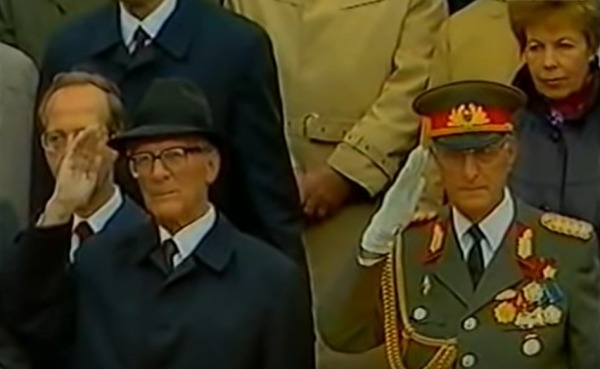 1989年10月7日，东德40周年大阅兵上的东德党总书记昂纳克。