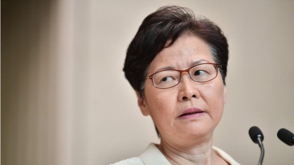 林郑月娥再次否定三权分立，称香港政治体制以行政主导、以行政长官为“核心”，扬言这是“清晰的真理”。（图片来源：ANTHONY WALLACE/Getty Images）