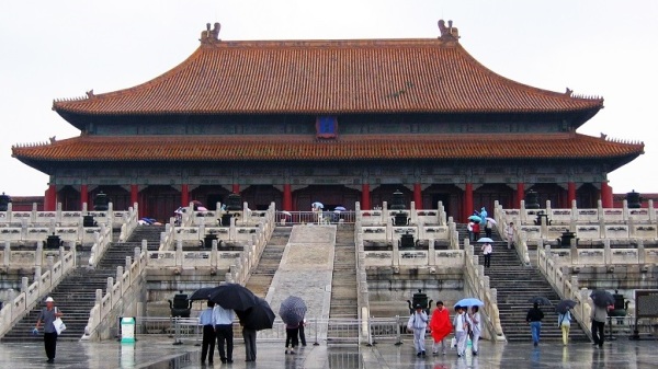 中国内最大的一对鸱尾，安置在紫禁城太和殿的屋脊上。