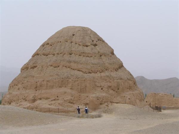 “东方金字塔”展示古老王朝的昔日辉煌。